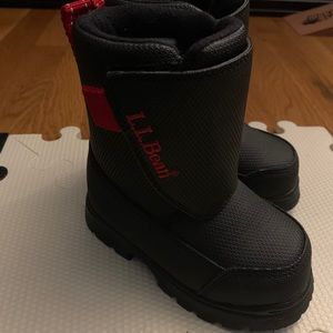L.L. Bean toddler boots size 6